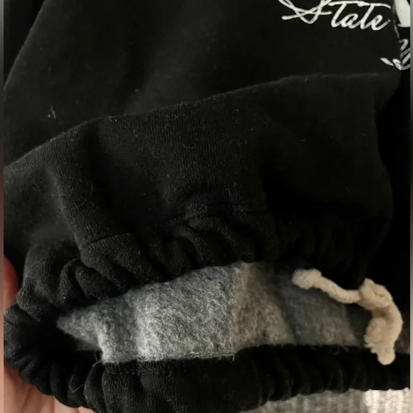 Forever 21 “Brooklyn State of Mind” Crop Top Sweater. - Picture 12 of 15